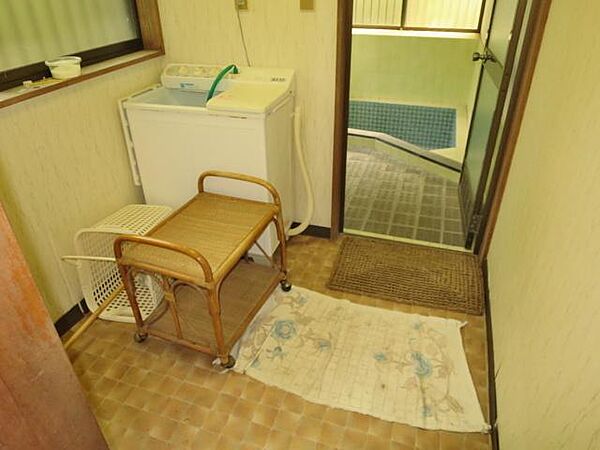 脱衣場、洗濯機置場