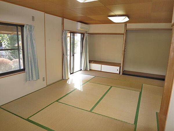 別棟、和室11帖