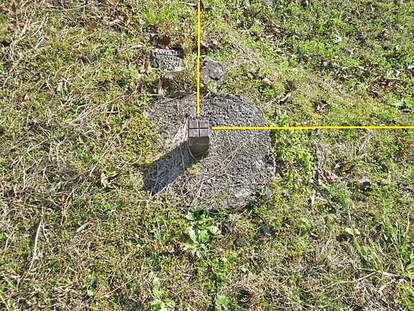 道路より左側の境界杭