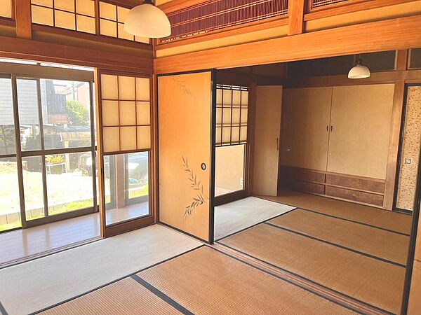 高井天井、雪見障子、広縁　古民家好きな方におすすめです