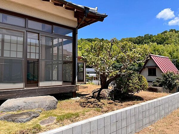 庭の様子　現在は隣地住宅があります