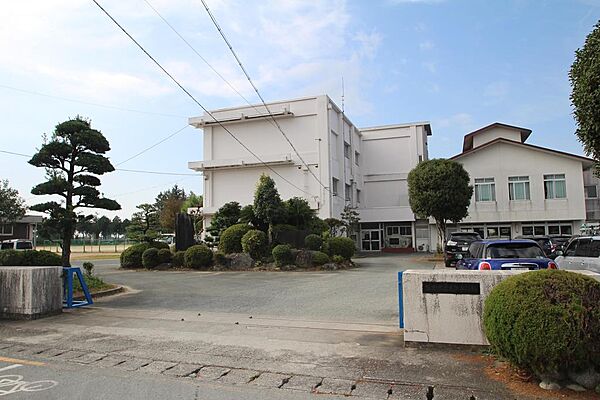 磐田市立豊岡中学校まで956m