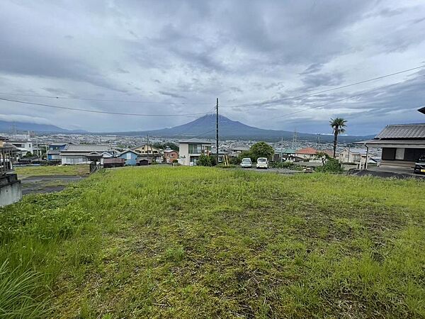 霊峰富士を臨む北傾斜高台の好立地です。通勤通学生活利便性良好です。詳しくはお問合せ下さい。。
