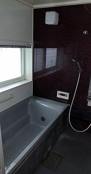 築浅オール電化中古住宅。通勤通学生活利便性良好です。車3、4台駐車可能です。