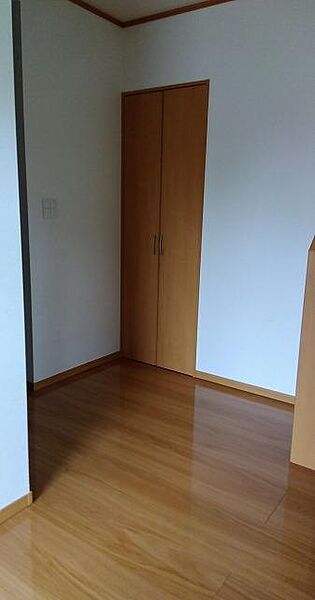 築浅オール電化中古住宅。通勤通学生活利便性良好です。車3、4台駐車可能です。
