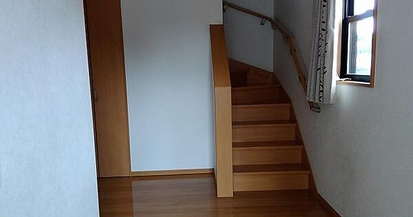築浅オール電化中古住宅。通勤通学生活利便性良好です。車3、4台駐車可能です。