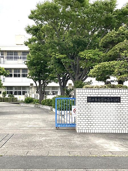 磐田市立磐田南小学校477m徒歩4分