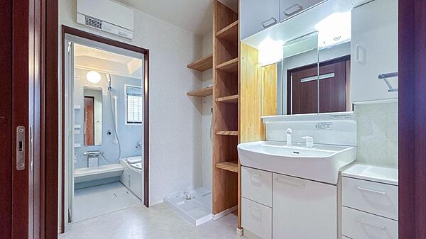 洗面と洗濯機置き場