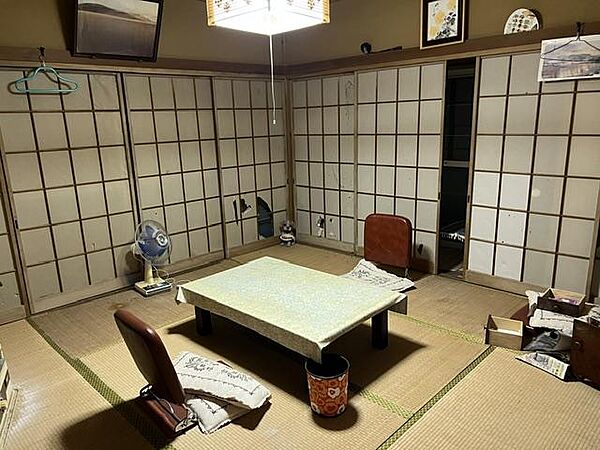 1階8畳和室