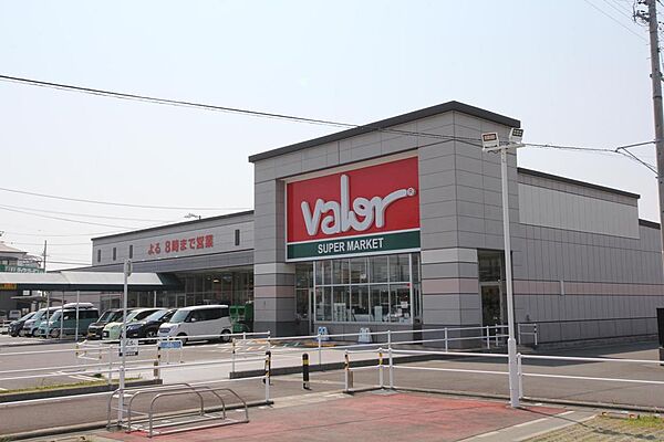 バロー石津店　390ｍ