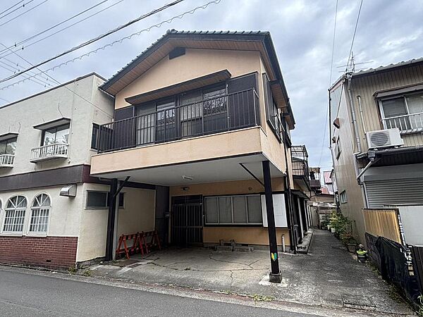 建物は、解体渡しとなります。