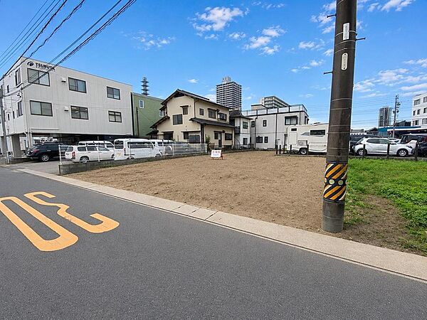 Ａ区画：敷地内に電柱があります。建築条件付です。