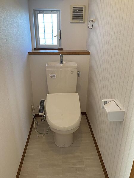 温水洗浄便座付トイレ（温水洗浄便座は新品交換済です。）