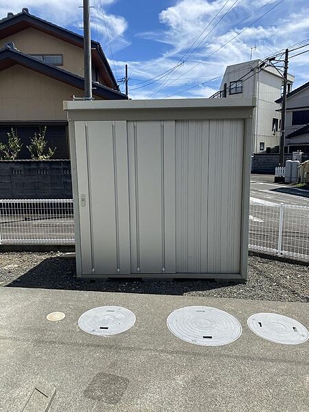 屋外簡易物置