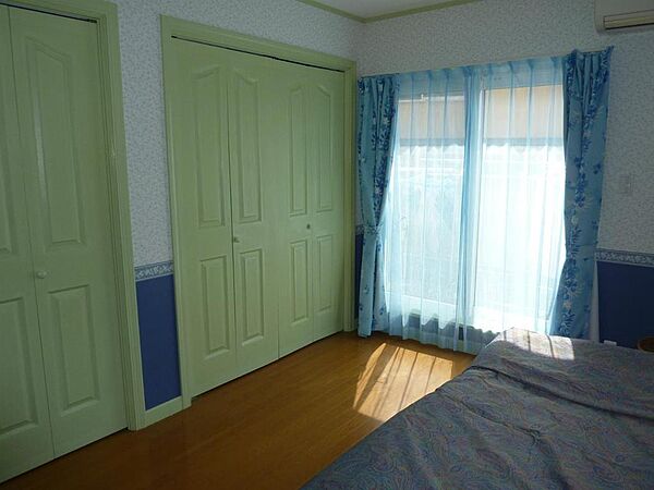 2F　洋室　7.09帖