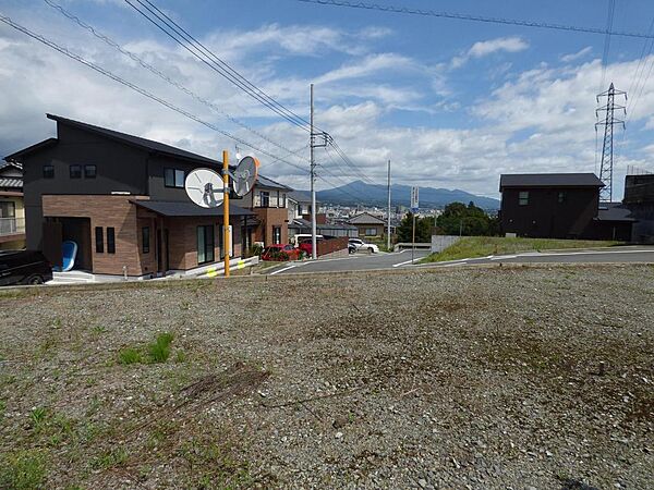 下水道引き込み済み。自由設計フリープラン！周辺交通量少なめ