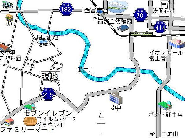 第3中学校の前の道を、山梨方面にまっすぐ進みます。