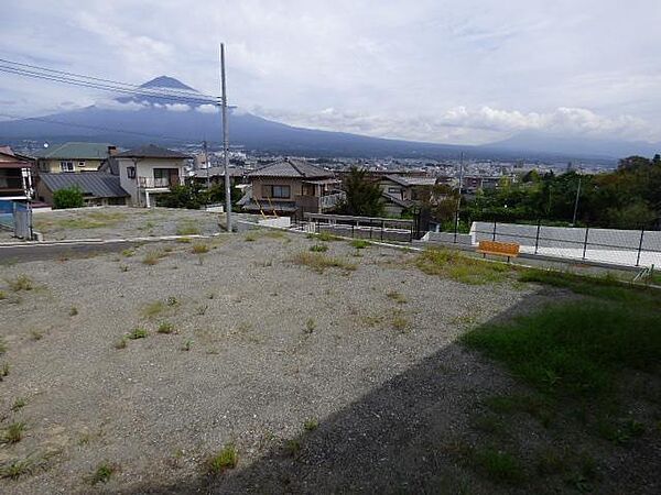 分譲地内の公園からの富士山！！