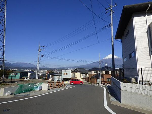 分譲地入り口　富士山の眺望（冬）