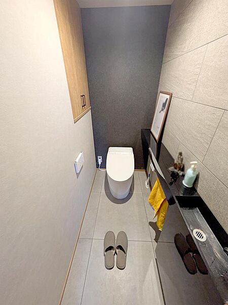 トイレはタンクレスです。