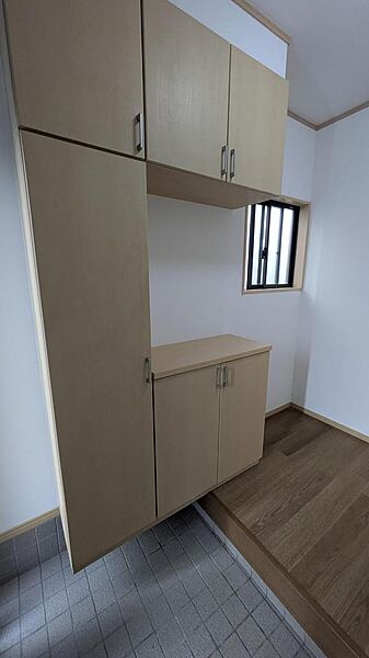 収納力のあるシューズボックスで、玄関がすっきりします。