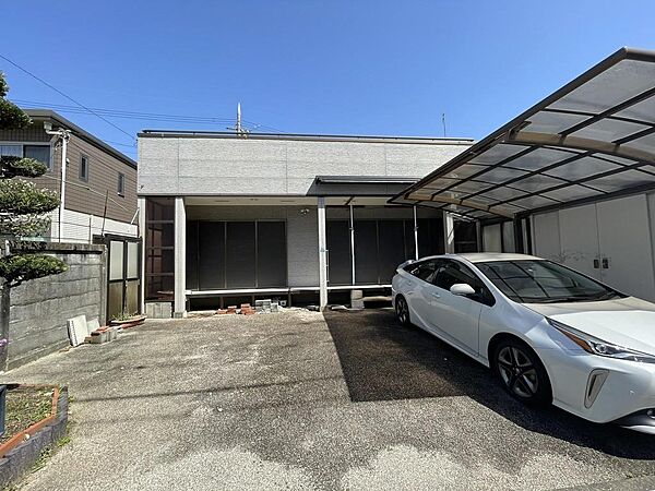 南側から撮影