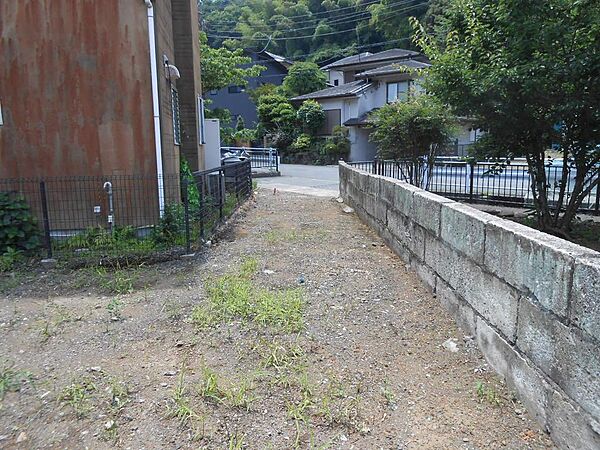 敷地通路側へ幅員約2.5ｍ