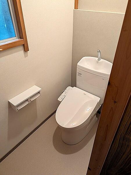 1Fトイレはフルリフォームしました