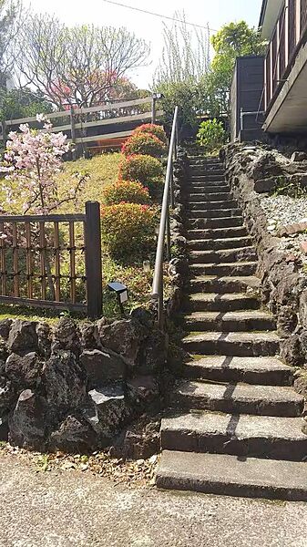 玄関へ上がる外階段