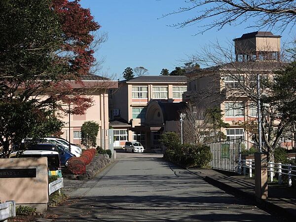 御殿場富士岡中学校まで2964ｍ