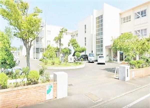 港中学校まで徒歩24分