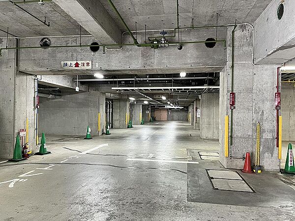 共用部 地下駐車場