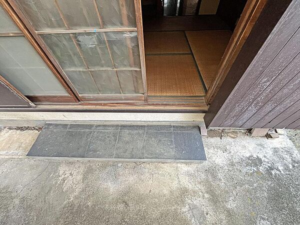 古家建物（開口部が多い）