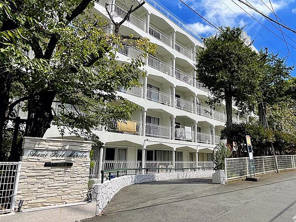 海と緑、そして温泉に浸かりながら。自然豊かな熱海でゆっくりと過ごしましょうか。
