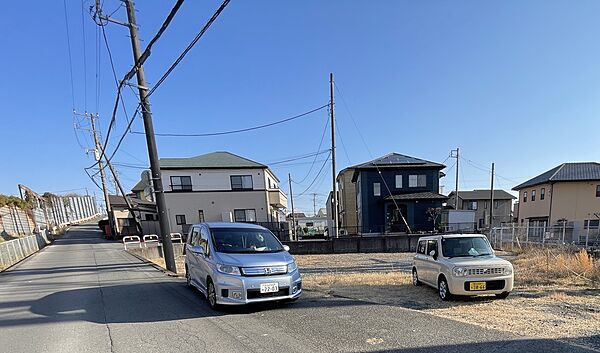 北側公道西から
