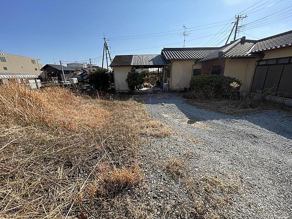 敷地内北付近から南方向