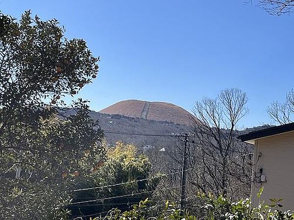 大室山を望む