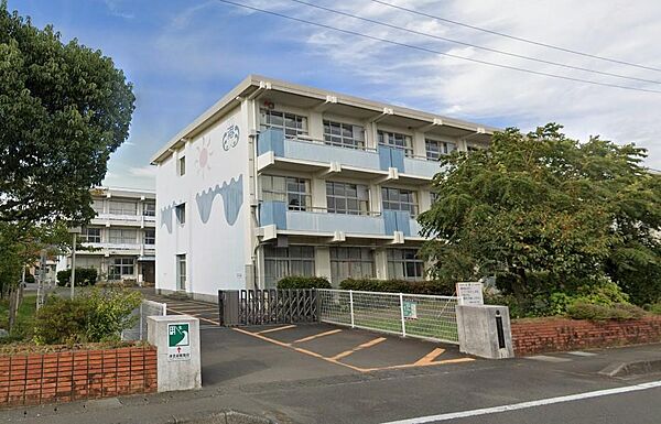 [小学校]　焼津市立港小学校まで1、491m