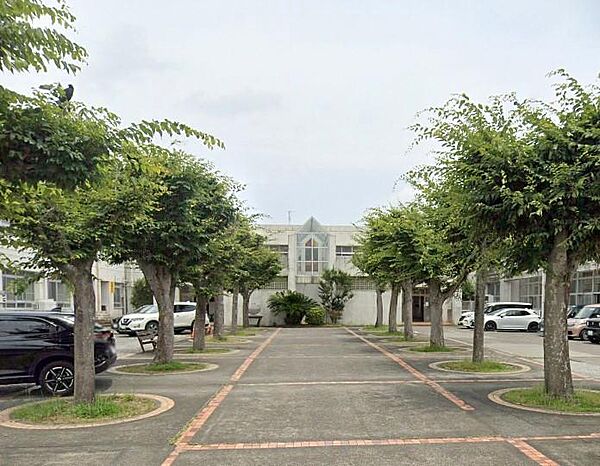 [中学校]　島田市立六合中学校まで579m