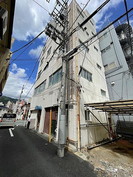 南側・道路から