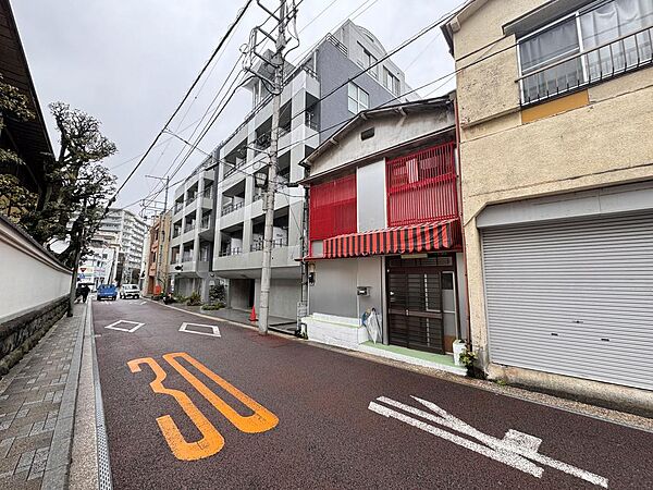 起雲閣前面道路沿いから1本入った通り