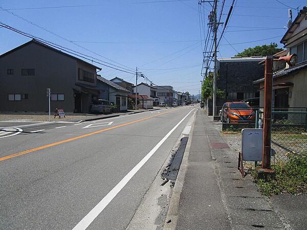 南側前面道路
