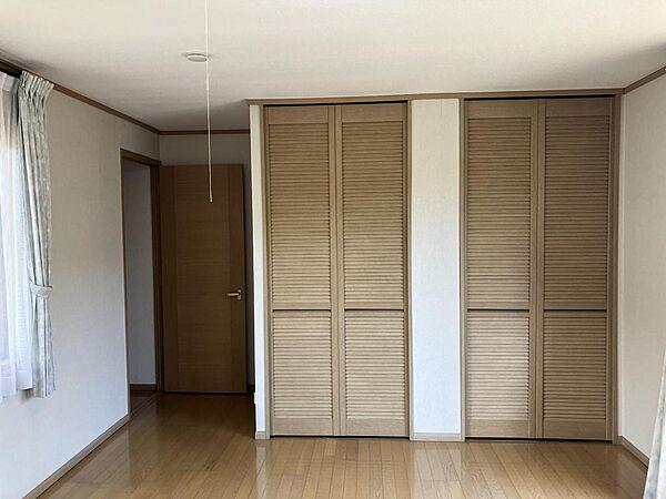 クローゼット（2F西側居室）