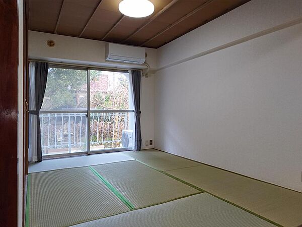 和室は6畳あり、壁クロス張替え・エアコンの交換・畳を張り替えました。