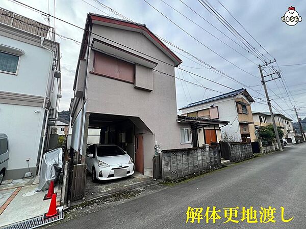 建築条件なし◆お好きなハウスメーカーで建築できます■敷地約76坪■解体更地渡しです■隣地確定測量後に引き渡しです※測量の結果、公簿と面積の相違がある可能性があります。