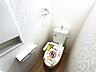 トイレ：窓があるトイレは換気が良く、明るい空間を保つことができるため、快適に過ごせます♪