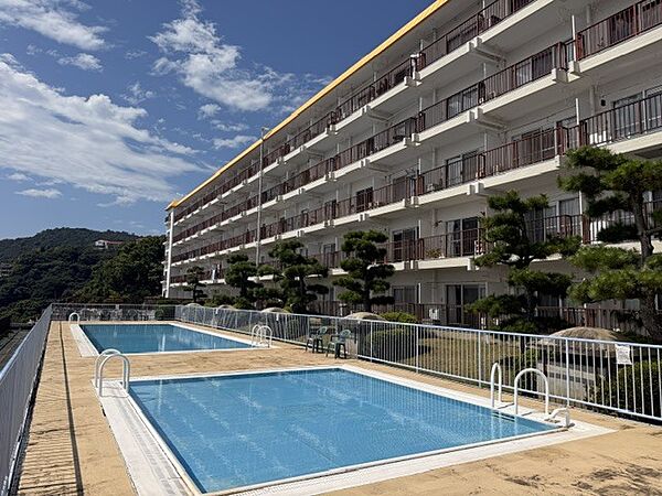 夏はプール