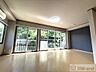 洋室：LDKに続く洋室