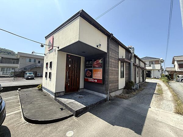 敷地内、別棟：店舗