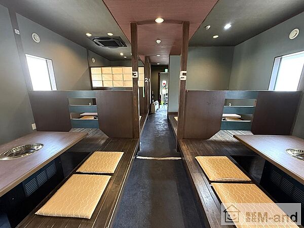 店舗内